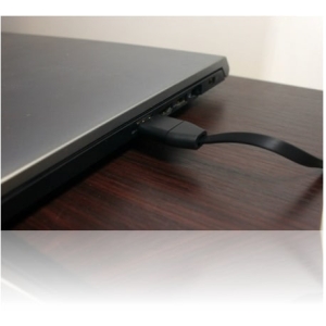 USB laide paslėpta gsm blakė  "įmontuota į laidą "